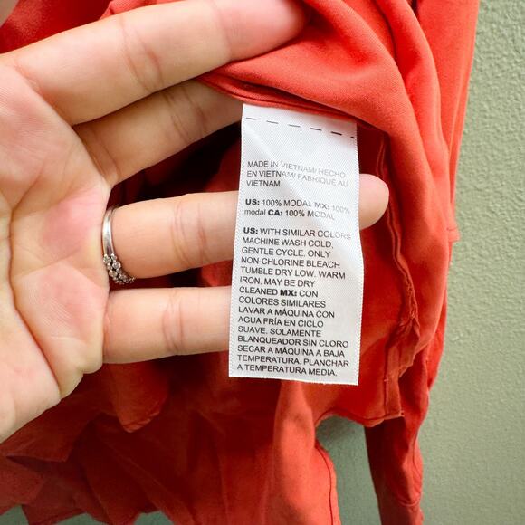 Chico's Rust Red Orange Sand Wash Satin Button Front Pocket Shirt - Size 2 or L - Picture 4 of 8